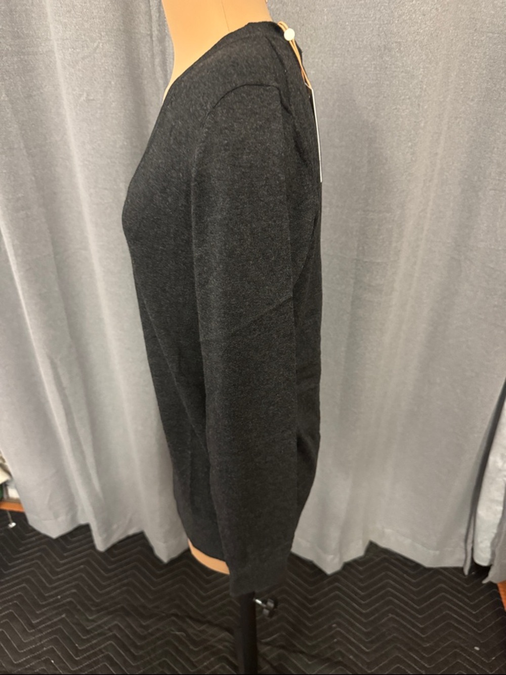 Quince Charcoal V-Neck Cashmere Sweater - Deep Charcoal - Picture 5 of 9